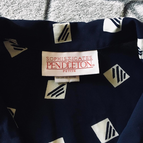 Sophisticates by Pendleton Vintage Blue Button Up - Picture 4 of 6